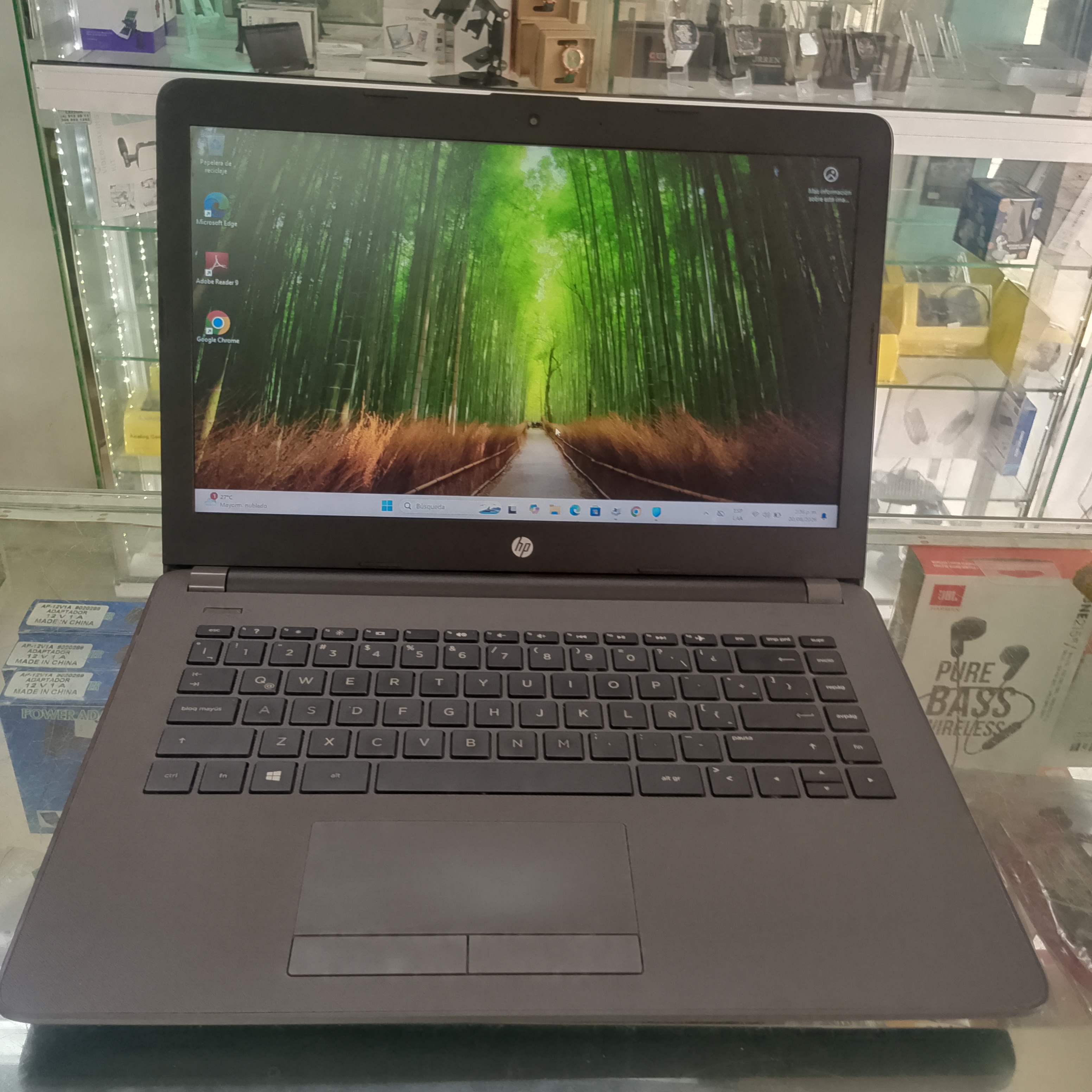 Hp Core I5 de 7ma generacion con 8 de ram 