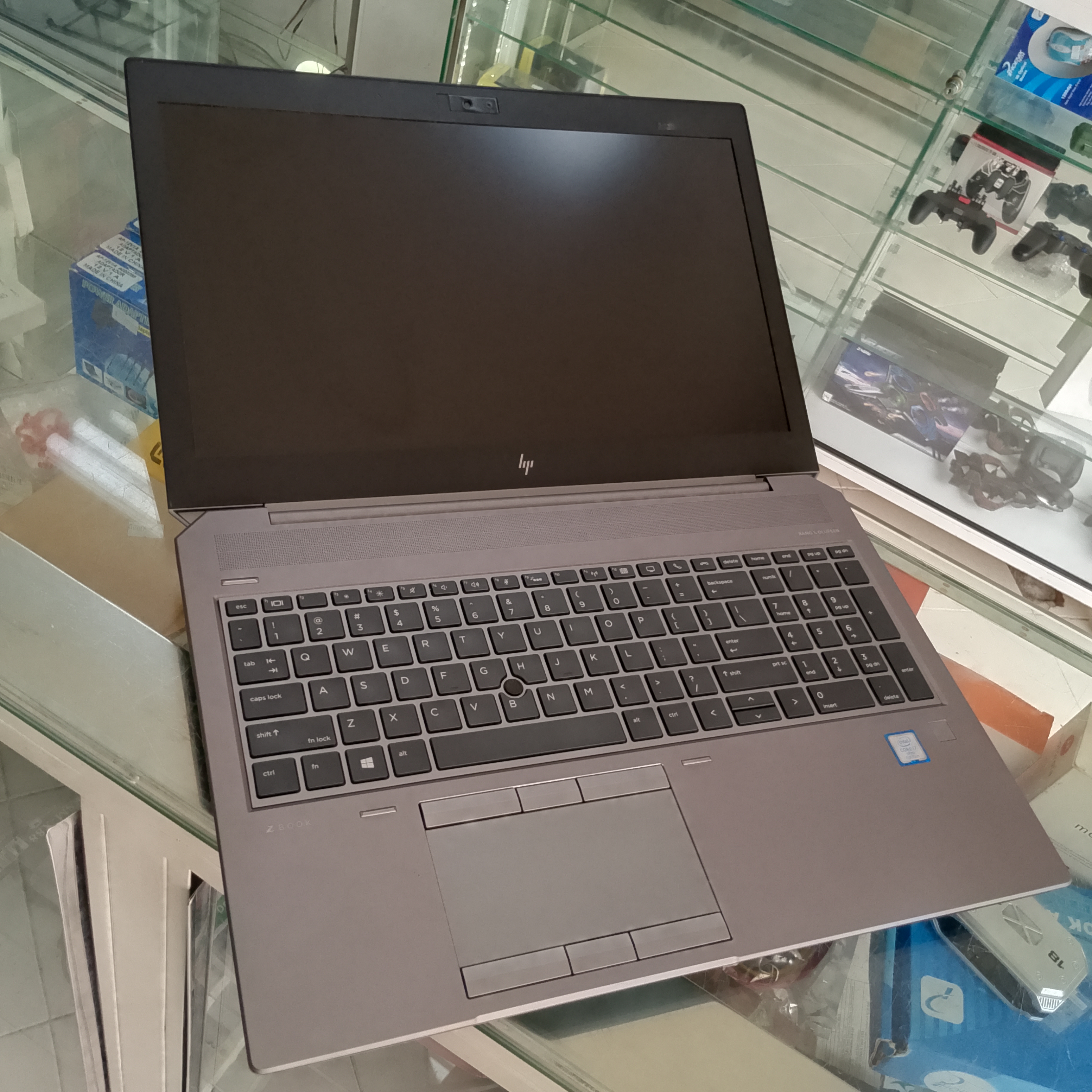 HP ZBook 15 G6  ⚡ Procesador Intel Core i7-8850H — 6 núcleos / 12 hilos, hasta 4.6 GHz