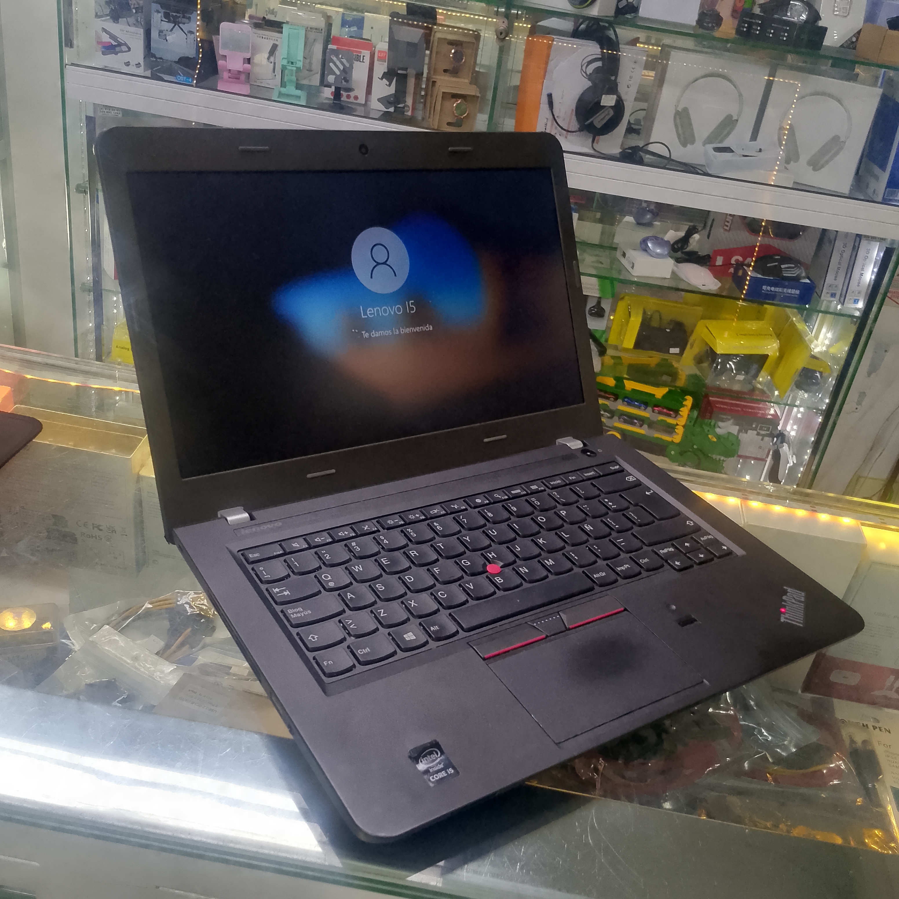 Lenovo ThinkPad Core i5 5th 2.20 GHz